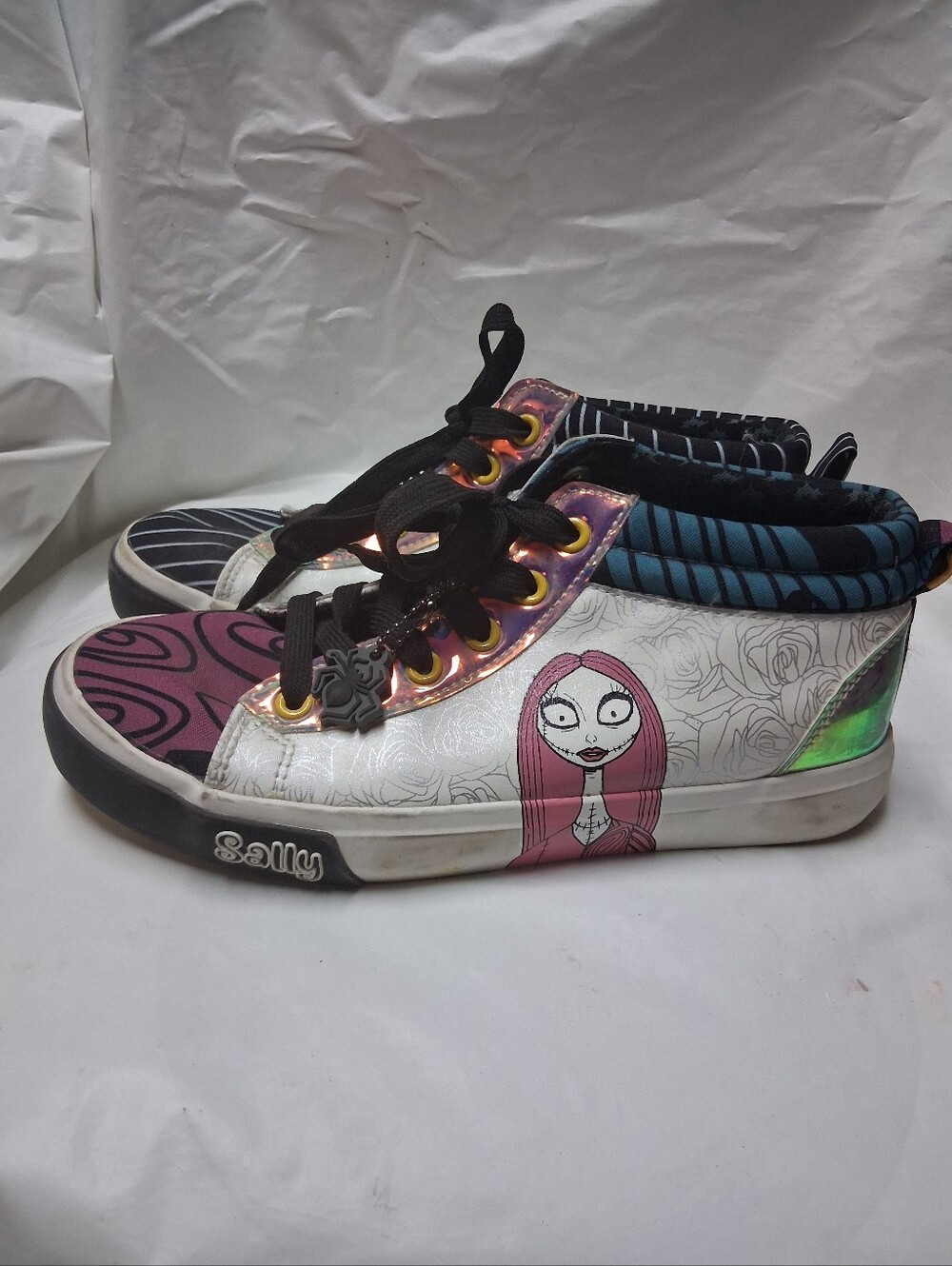 Disney Sally Character High-Top Sneakers in Pink, Black, White and Teal Sz 6